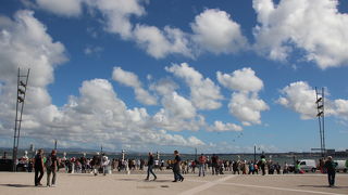 テージョ川沿いの広場