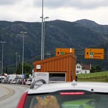 スタ&#13008;ｂゲル方向（Lawvik）への船着き場