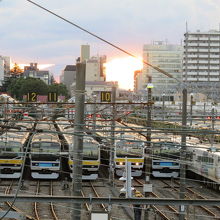 この橋の下はJR線の車庫でもあるのです。