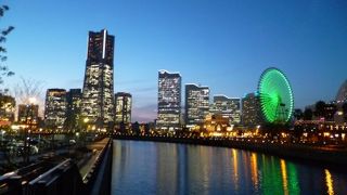 「横浜みなとみらい」　夜景がきれいです。