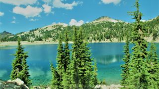 「火山」をイメージしてはいけません。緑豊かな公園です。