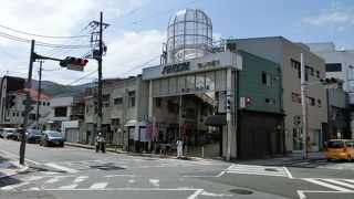 縁日のような商店街だったのだが・・。