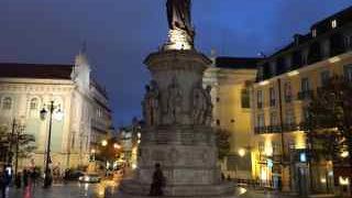 人通りの多い広場