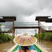 夏の水上ボートも意外と寒い。