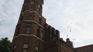 直線的な美しさのある教会です。