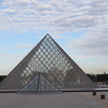 プラミッド ド ルーブル 