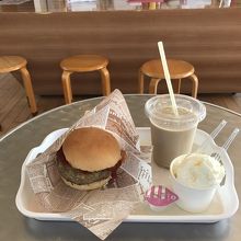 ミルミル本舗のハンバーガー