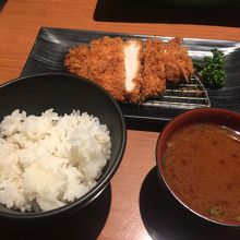厚切り三元麦豚ロースカツご膳