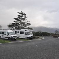 構内にはキャンピングカーも並ぶ