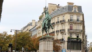 国立ギメ東洋美術館の前の広場