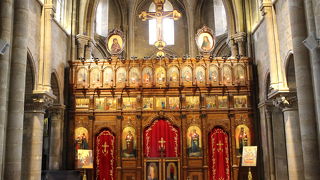 特徴のある祭壇