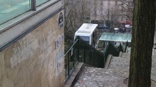 ふもとのケーブル乗り場前広場