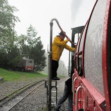 途中の駅で給水