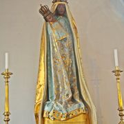 黒い聖母マリアの肌色は何故に、褐色なのか