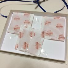 ケーキの下には保冷剤が付いていましたが持ち歩きは２時間まで