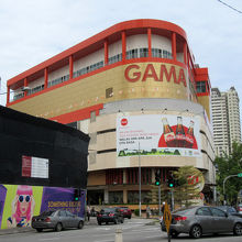 「ホテルジェン・ペナン」を出て右手に向かうと、すぐに見えて来