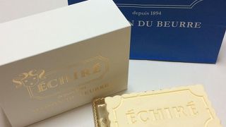 人気のバターケーキは９時前には並びましょう！（10時開店）