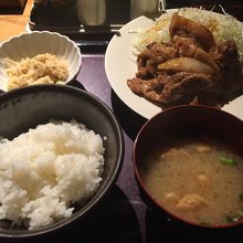 豚の生姜焼き定食