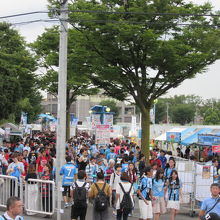 開催日は仮設売店などが設置されます