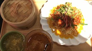 アジアン的な不思議な空間