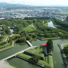 五稜郭タワーから、五稜郭を見る.