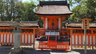 ２４０年、５人の天皇に仕えた忠臣を祀る。