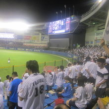外野スタンドの観戦風景