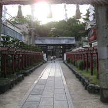 茨木神社東門参道