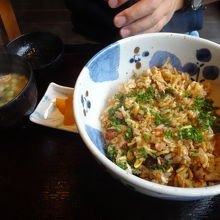 水曜日限定、そば飯