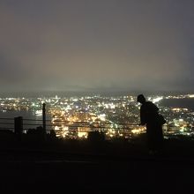 山頂でなくてもこの夜景は素晴らしい！