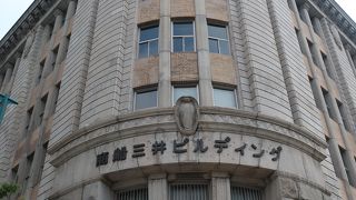 大きな近代洋風建築
