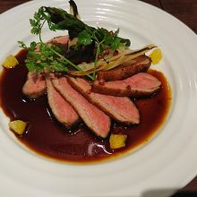 鴨のローストはバルサミコソースの飛び散りにご注意！