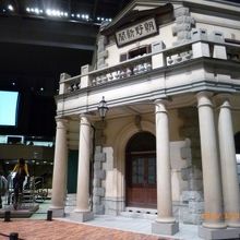 レトロな洋風建築も再現。金かかってますね。