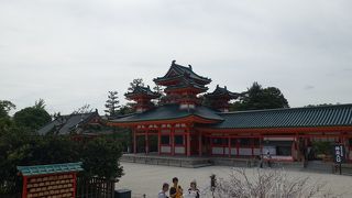 ひと際目立つ屋根です