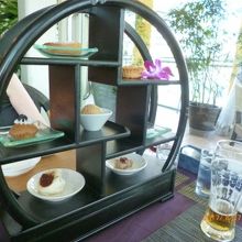 ２階にあるおススメの中華料理店のアフタヌーンティです。