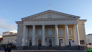 ギリシャ風のファサードです