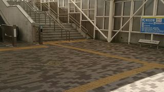 駅の連絡通路です