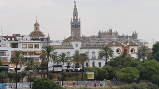 イサベルⅡ橋の上から眺める景色が良い！