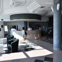 フロントおよびロビー