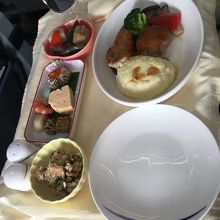 メインが洋で付け出しが和