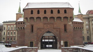 旧市街の入り口