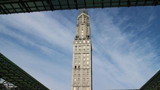 アミアンでひと際目立つ「ペレ塔」