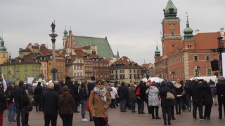 ワルシャワらしい　最も景色の素敵な　王宮広場　