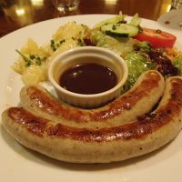 夕食は１階のレストランでソーセージ