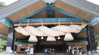 ２礼４拍１礼という変則的な参拝方法