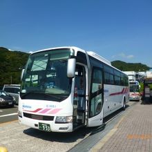 福岡の天神から直通バスが出てます。