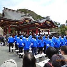ベイスターズ必勝祈願に一同参拝されていました。
