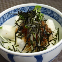 お勧め料理の一つ、白いのはお餅