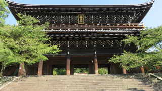 東山の麓に展開する法然の地