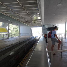 エプコット　モノレール駅